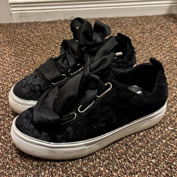 Velvet Platform Sneakers - Picture 3 of 4